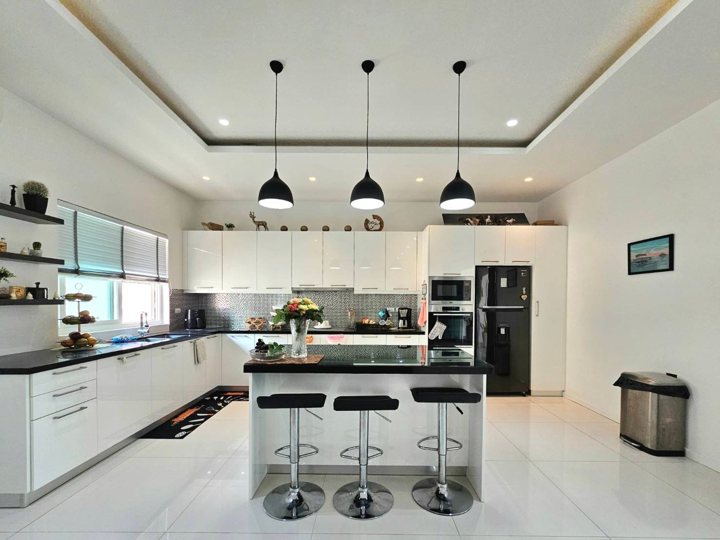 Thap Tai Villa Modern Kitchen
