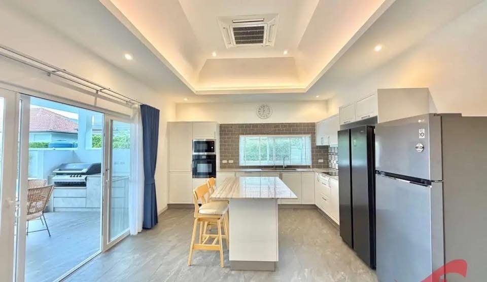 Dream Villa Kitchen Counter