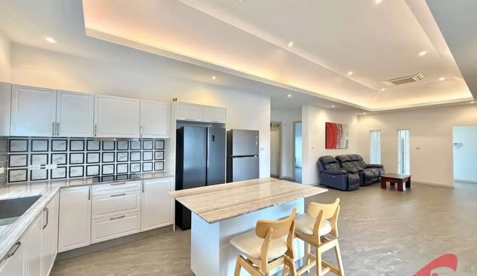 Dream Villa Dining