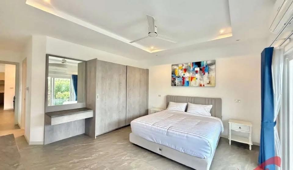 Dream Villa Wardrobe