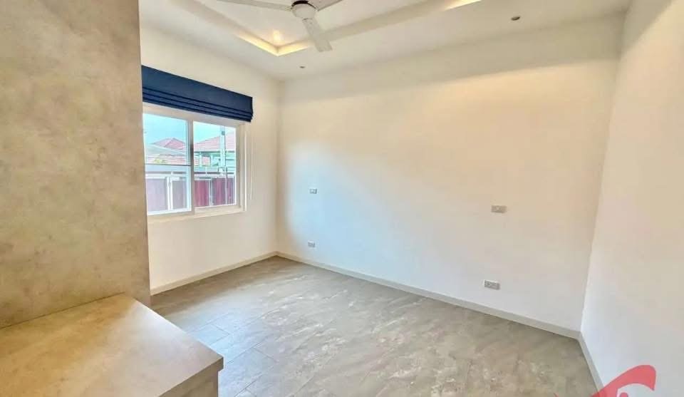Dream Villa Empty Room