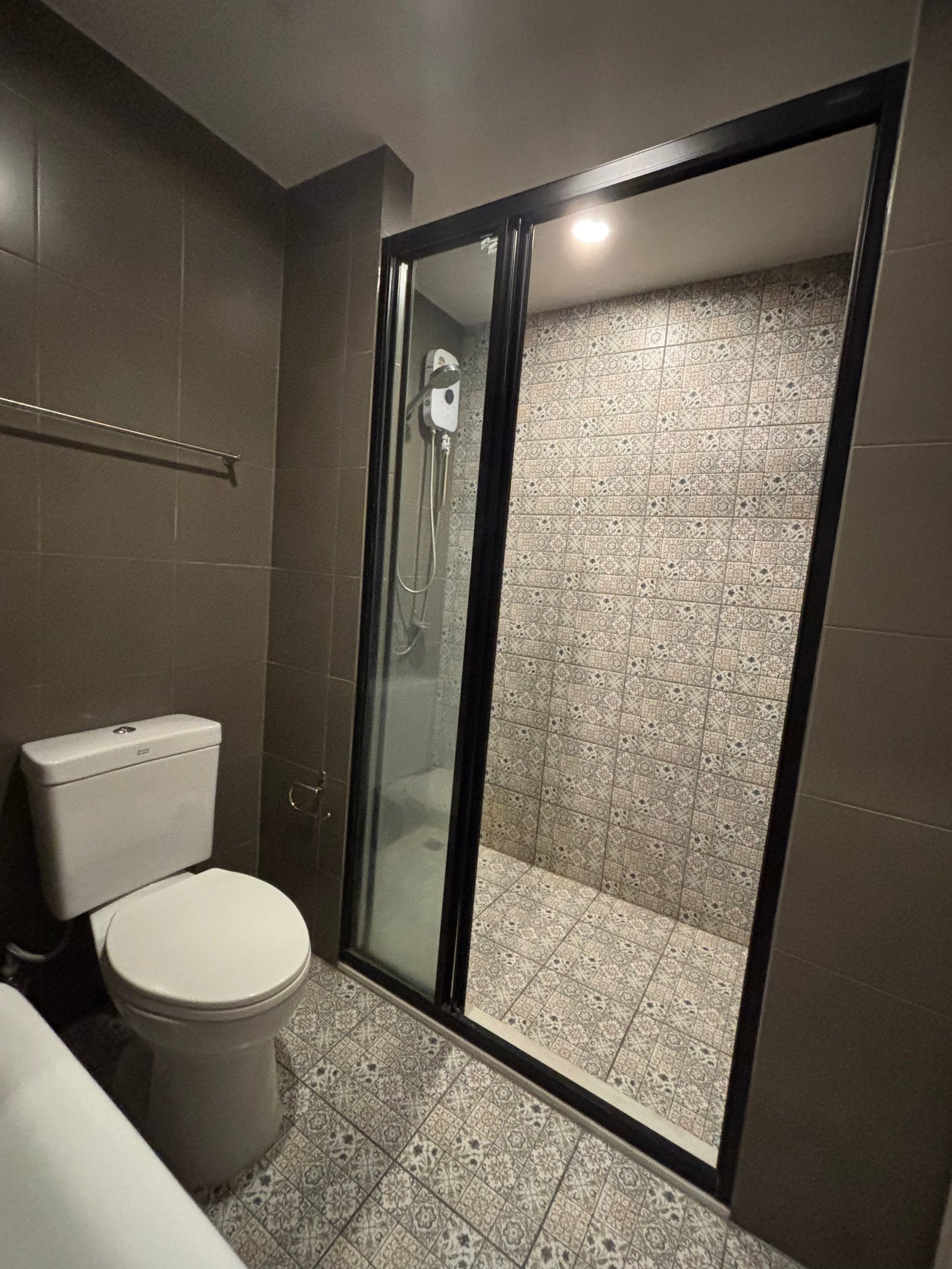Khao Takiab Condo Bathroom Glass Shower