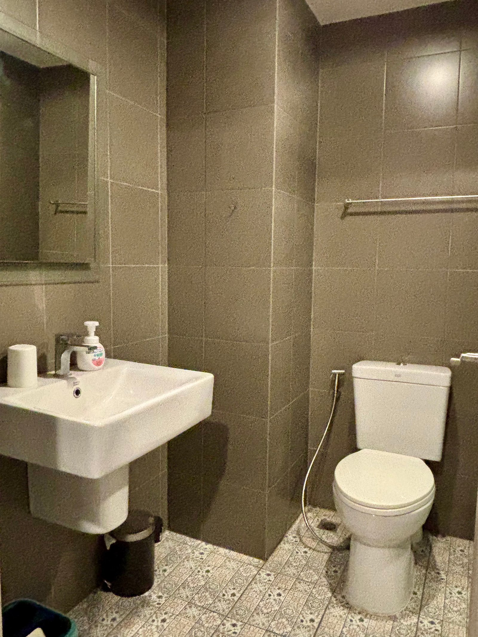 Khao Takiab Condo Bathroom Vanity